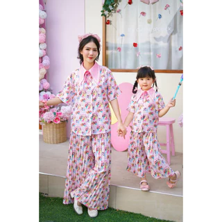 ชุดคู่แม่ลูกลายเจ้าหญิงสวยมาก จะใส่คู่ ใส่เดียวน่ารักมาก สีละมุนสึดๆ