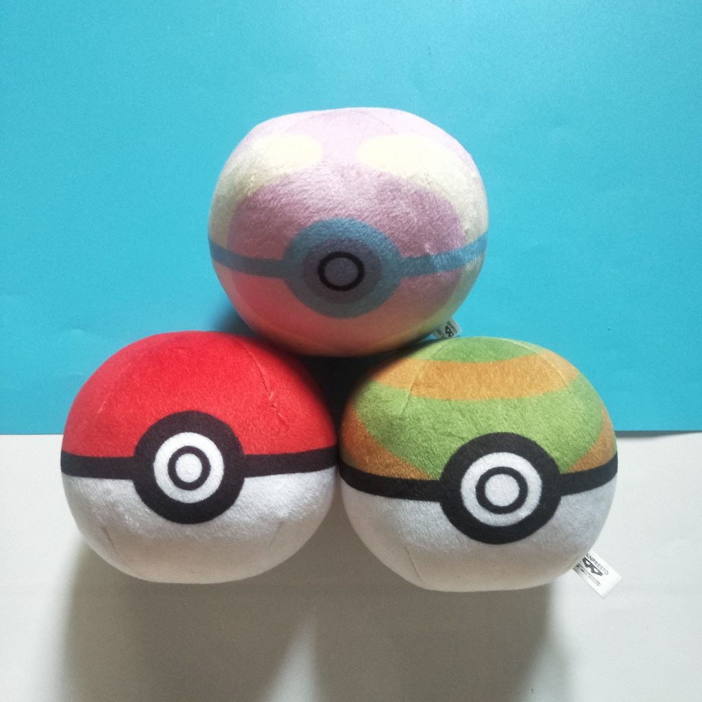 ตุ๊กตาโปเกบอล Pokemon Plush Poke Ball ขนาดประมาณ 10 cm (มีให้เลือก 3 แบบ: Poke Ball, Safari Ball, Dr