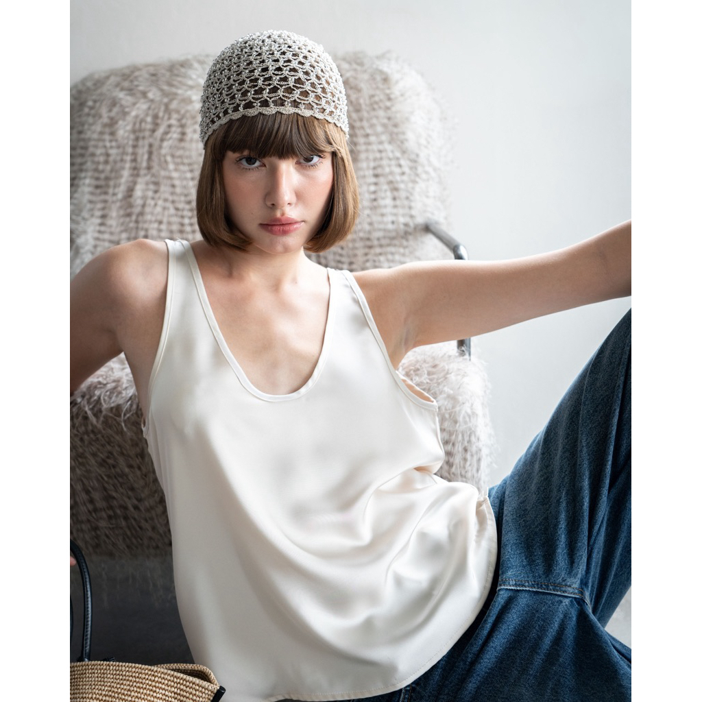 กล้ามซาติน UMBER satin muscle เสื้อกล้ามซาตินผู้หญิง สีครีม Ivory Satin Tank Top ลุคเรียบหรู Minimal Luxury ใส่สบาย