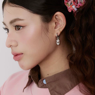 EARRINGS ต่างหู รูปดอกไม้ give.me.museums