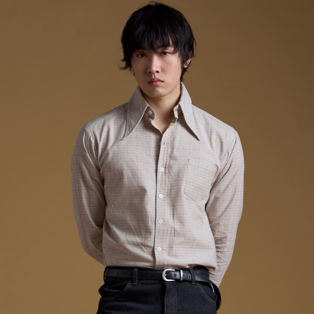 DUMB - The Spear Collar Shirt (in Windowpane weave) เสื้อเชิ้ตปกแหลมทอลายตาราง