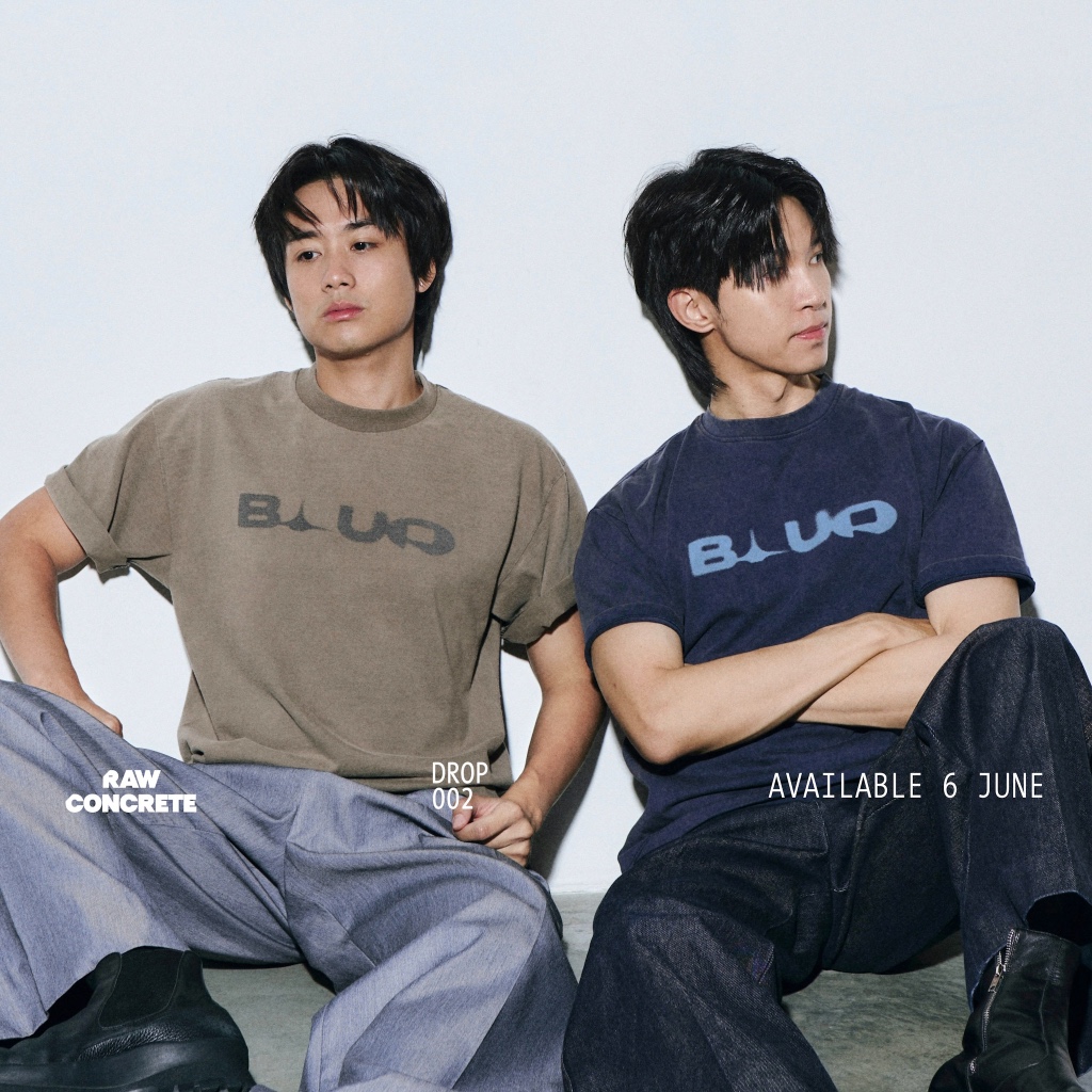 RAW CONCRETE FADED BLUR TEE - เสื้อยืดคอกลม ผ้าฟอก สกรีนลาย