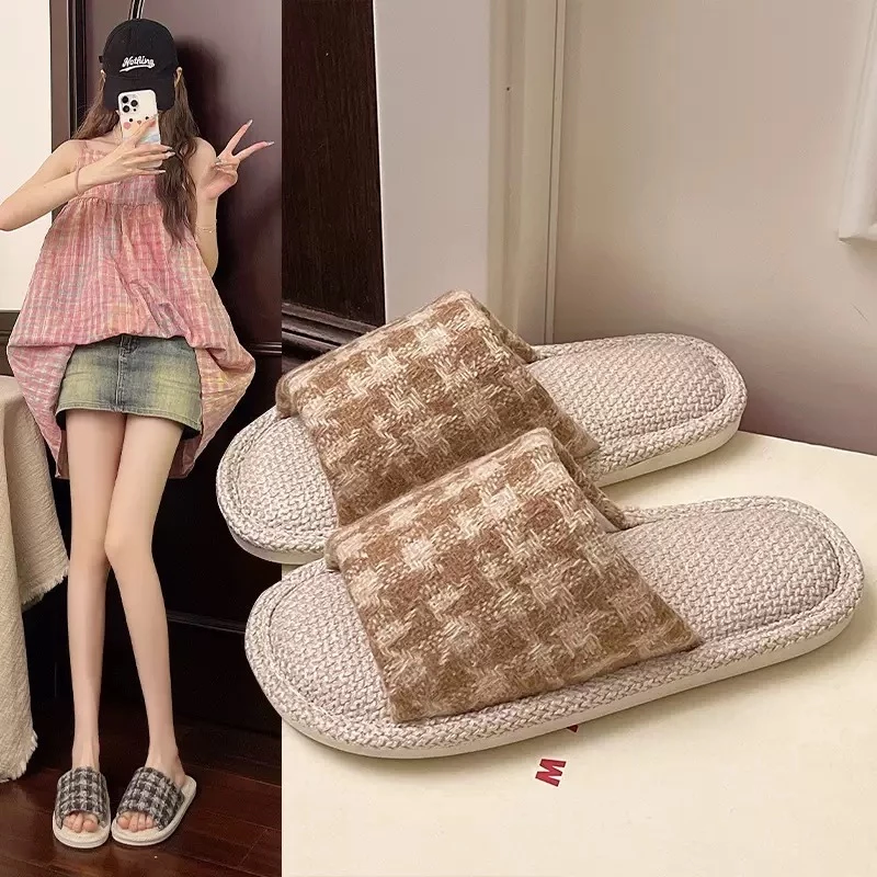 HOME818 รองเท้าแตะ รองเท้าใส่ในบ้าน ใส่ในออฟฟิศ พื้นPVC มีกันลื่น มี3สีให้เลือก NO.T824