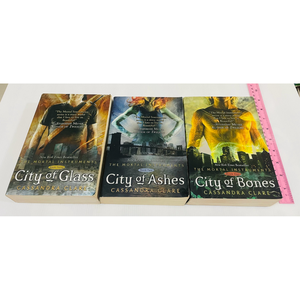 มือสอง ชุดนวนิยาย The Mortal Instruments รวม 3 เล่ม 580 บาท