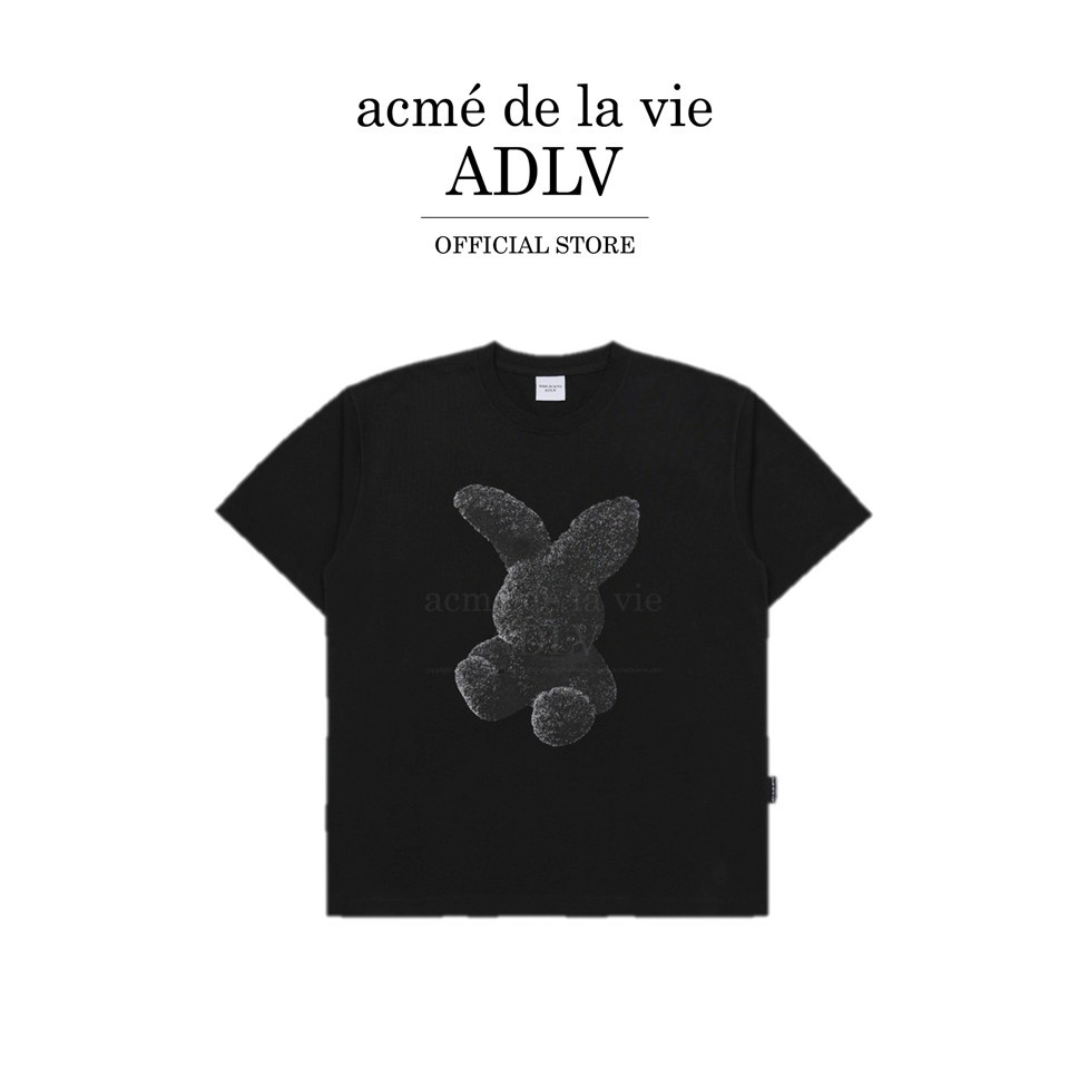 ADLV [acme de la vie] เสื้อยืด Oversize รุ่น Fuzzy Rabbit Short Sleeve T-Shirt Black (50061ORBSSU_F3BKXX)