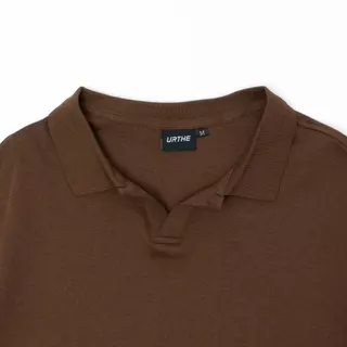 URTHE - เสื้อโปโล แขนสั้น Oversize รุ่น SLIT NECK POLO SHIRT
