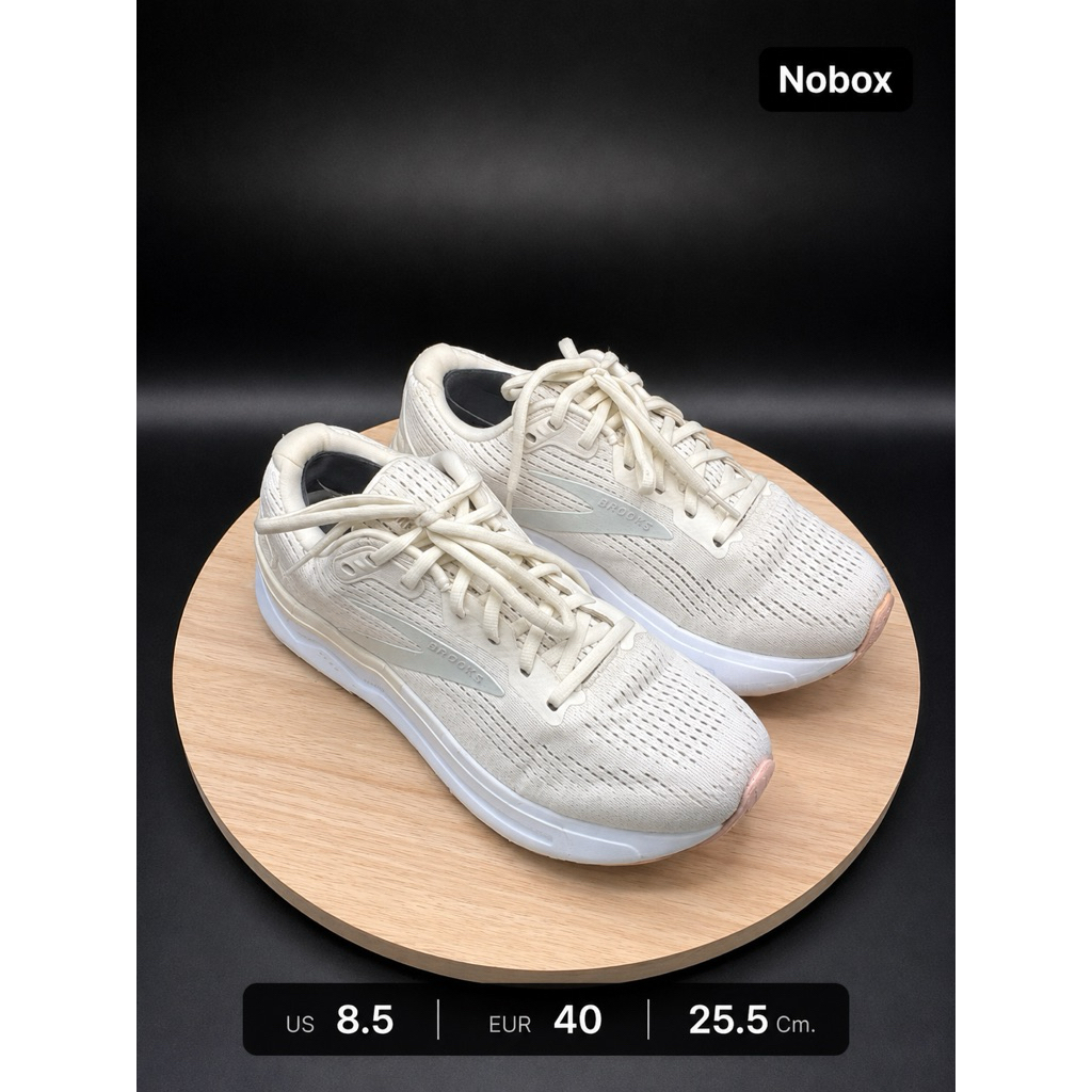 [พร้อมส่ง ไม่แท้ยินดีคืนเงิน] รองเท้ามือสอง Brooks รุ่น Ghost Max 2 สีเบจ สภาพใหม่ US8.5 | EUR 40 | 