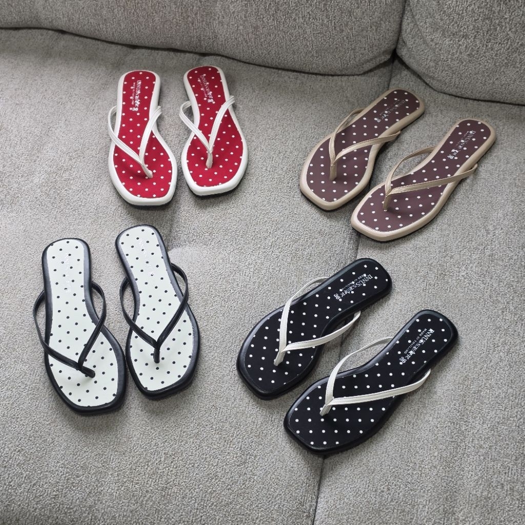 OHODOODEE "Dotty Minimal Flats" รองเท้าแตะลายจุดสไตล์มินิมอล แมทช์ง่ายไม่มีเบื่อ sm024