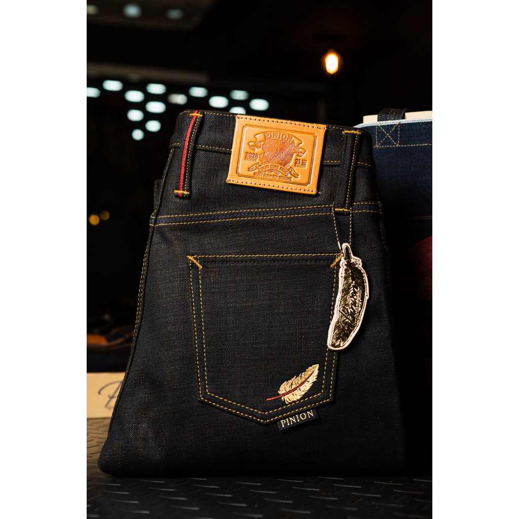 Pinion 21oz หมีทองBY Okayama Denim New หม Indigo X gold   21 oz ) Produced ผลิตออกมาเพียง250 ตัว indigo fade เฟดฟ้า