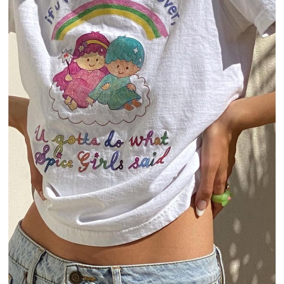 NAIYC Spice Baby Tee เสื้อยืดครอปทรงเบบี้ที  ลายวาดมือ spice girl notavailableinyourcountry