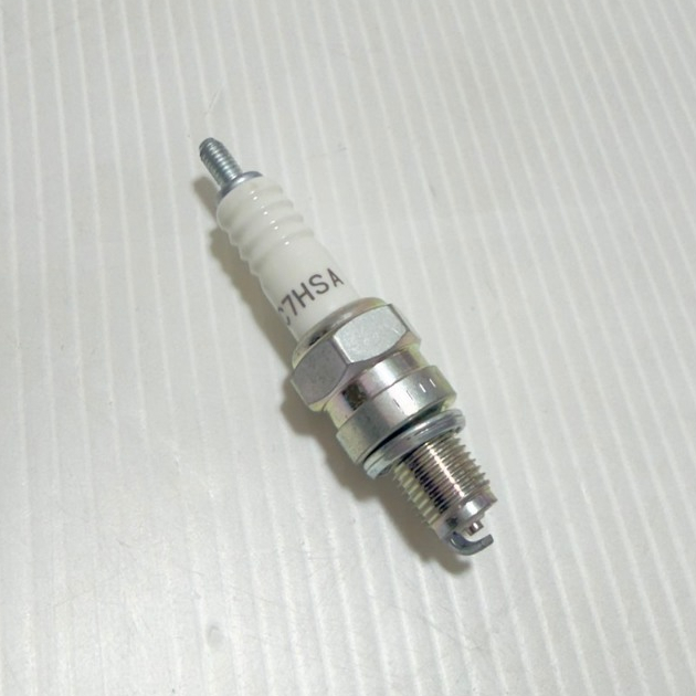 หัวเทียน NGK C7HSA (SPARK PLUG C7HSA) ของแท้ **(ไม่มีกล่อง ขายราคาถูก)** ราคาต่อ 1หัว