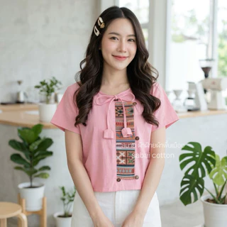 เสื้อผ้าฝ้าย คอกลมผูกโบว์ ผู้หญิง งานโบว์ทิวลิป แต่งเทปผ้าทอ ผ้านิ่ม ใส่สบาย ดีไซน์น่ารัก
