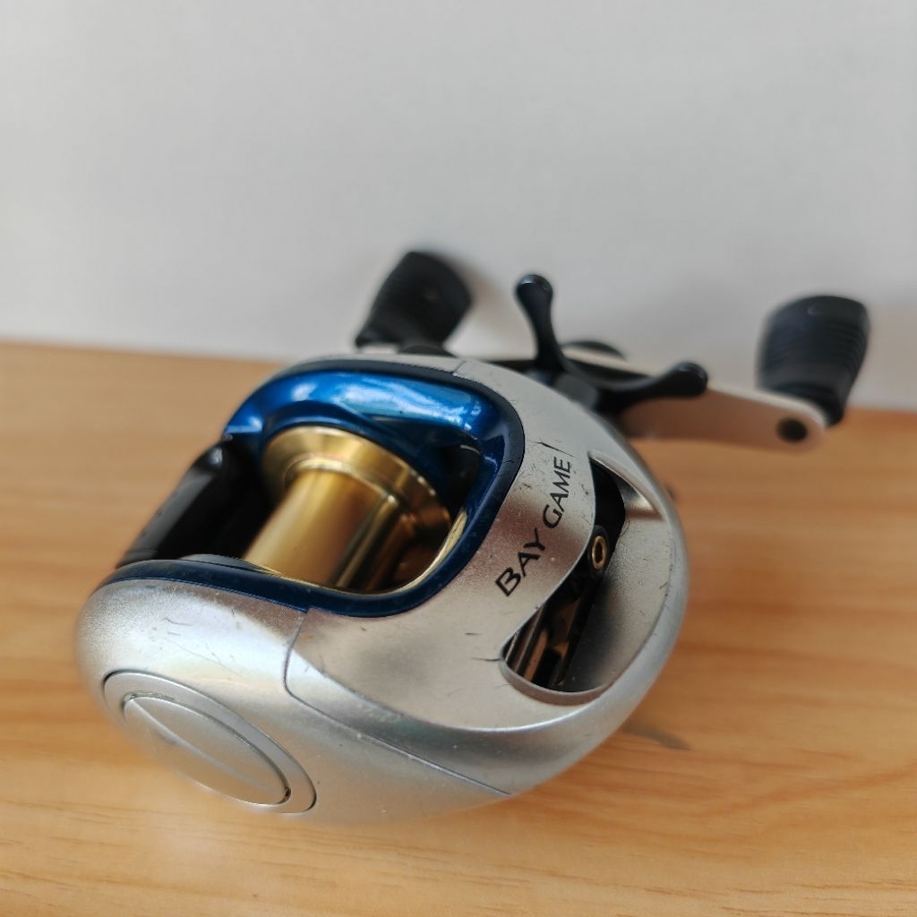 Shimano​ Bay​ Game​ 301​ F​ หมุนซ้าย​ รอบ​ 7.0:1 (Made​ in​ Japan)​ รอกพรีเมี่ยมหายาก​ นานๆจะผ่านมาท