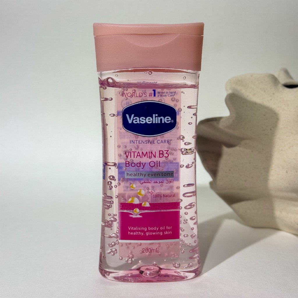 Vaseline Intensive Care Vitamin B3 Body Oil 200ml บอดี้ออยล์ สูตรวิตามิน B3 เพื่อผิวดูกระจ่างใส ฉ่ำโ
