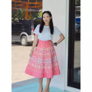 กระโปรงลายไทย "ลายฉัตรพิกุล" เอวสูงมาก เก็บพุง พลางหุ่น ผ้าไหมอิตาลี พริ้วไหวมีน้ำหนักทิ้งตัว (ความยาวตามไซส์) ใส่งานบวช