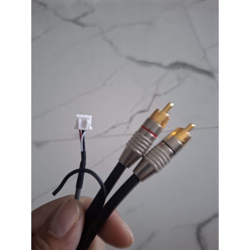 สายสัญณาน 3pin to rca ไว้ต่อกับแอมป์จิ๋วเข้าคาสดีรถยนต์