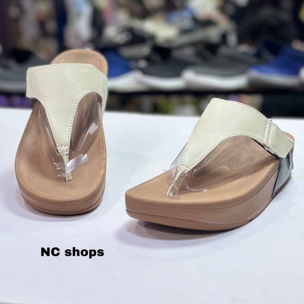 รองเท้าแตะ ผู้หญิงน้ำหนักเบาใส่สบาย สินค้ามีพร้อมส่งทุกสี