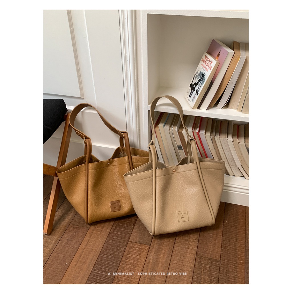 1 กระเป๋าใต้วงแขนกระเป๋าสตรี 2026 เทรนด์ใหม่ Vintage Tote Bag ความจุรายวันกระเป๋าถือตะกร้าผัก