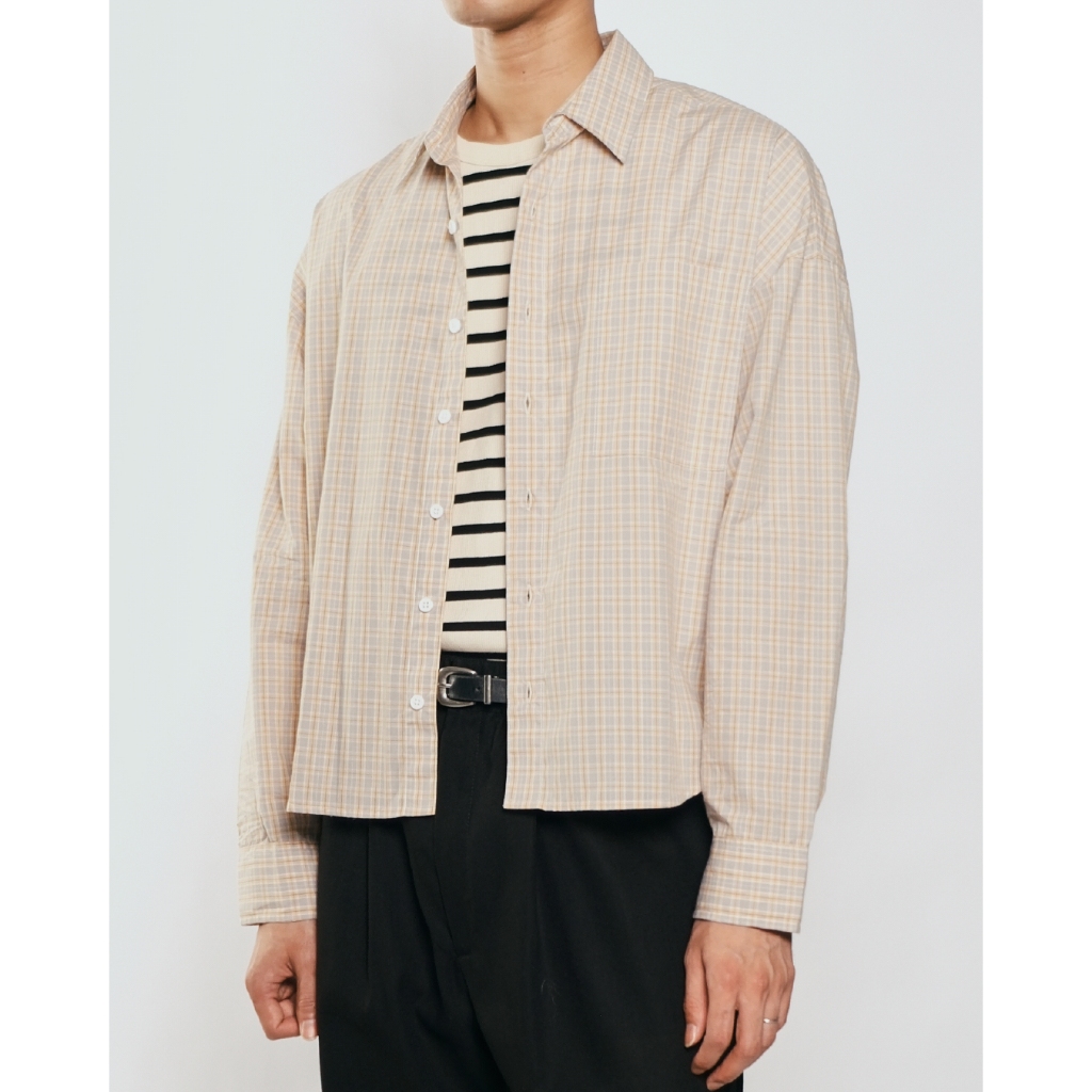 COMPOSE. - Round Relaxed-Boxy Shirt | เสื้อเชิ้ตแขนยาว ทรงสบาย รูปทรงโค้งเว้า ลายสก็อตสีเบจ