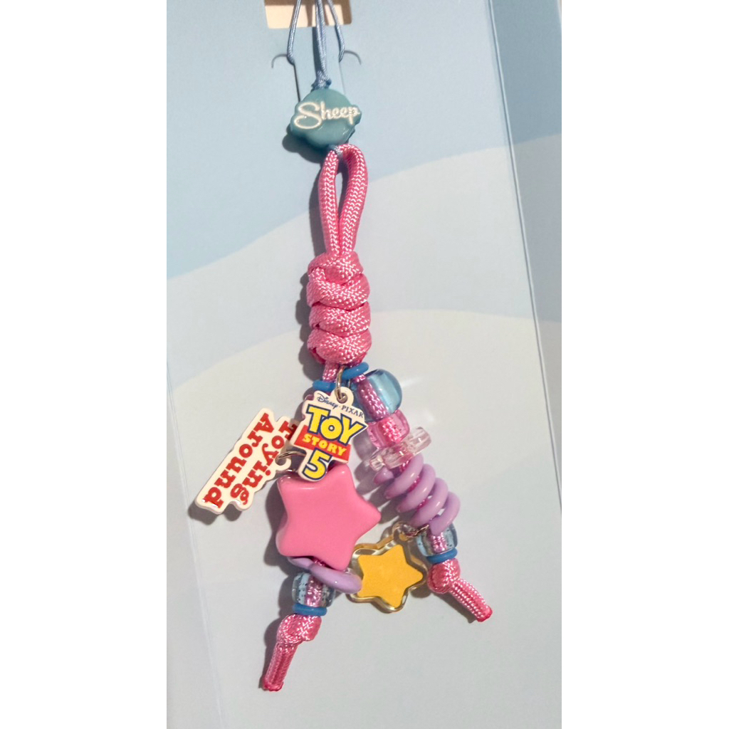 🤠💛💙💚✨ พร้อมส่ง! สายคล้องมือ Toy Story จากแบรนด์ Apple Sheep ✨💚💙💛🤠