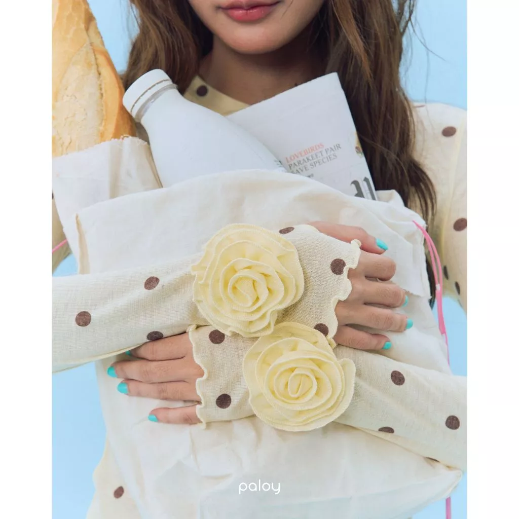 [Best Seller] Paloy - PL2360 Camellia Top เสื้อดอกคามิเลีย เสื้อแขนยาว ทรงเข้ารูป ปลายแขนแต่งดอกคามิเลีย thumbnail 5