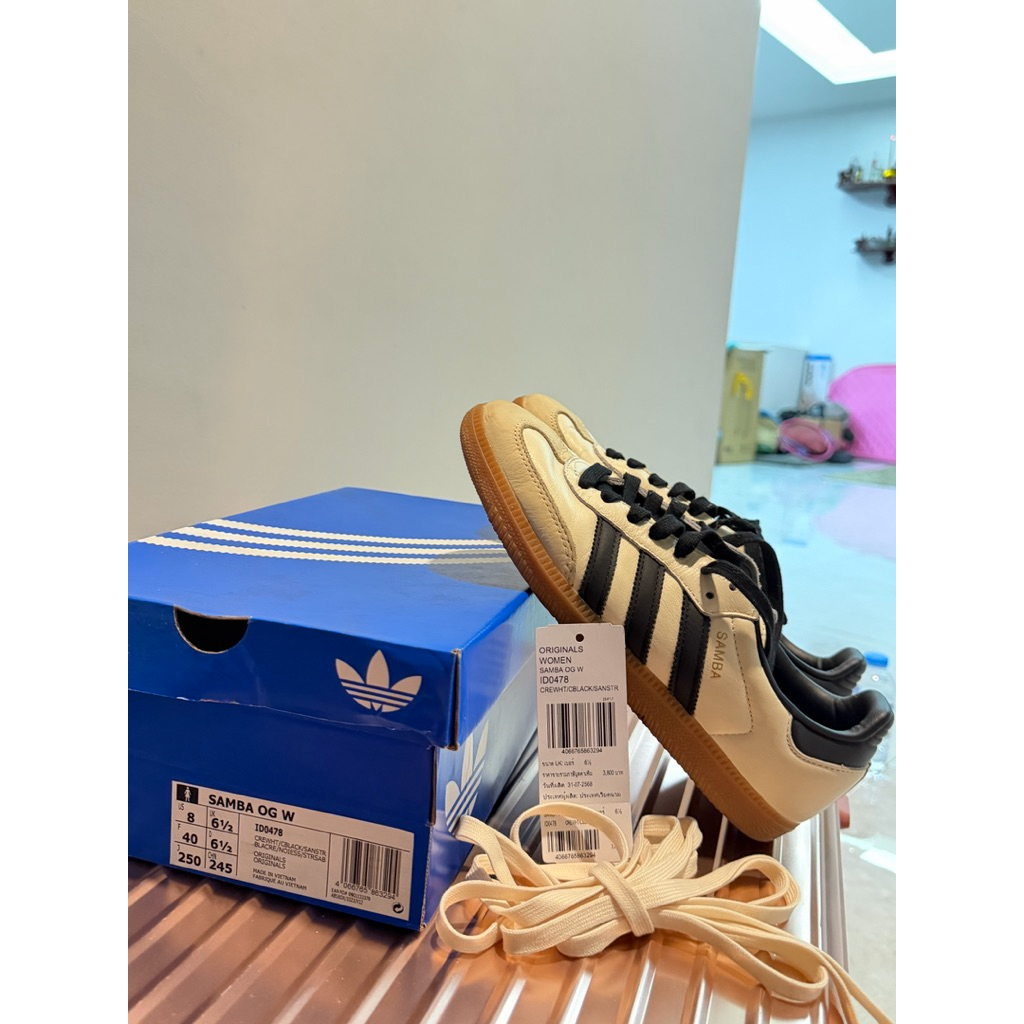 ส่งต่อ adidas samba สีครีม size 6.5 UK สีฮิต (39-40) ซื้อจากช้อปไทย ใส่ไปเเค่1ครั้ง อุปกรณ์ครบ+สายสี