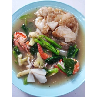 เส้นก๋วยเตี๋ยว เส้นใหญ่ชนิดผัด ตรา ดอกบัว ขนาด 1 กก.