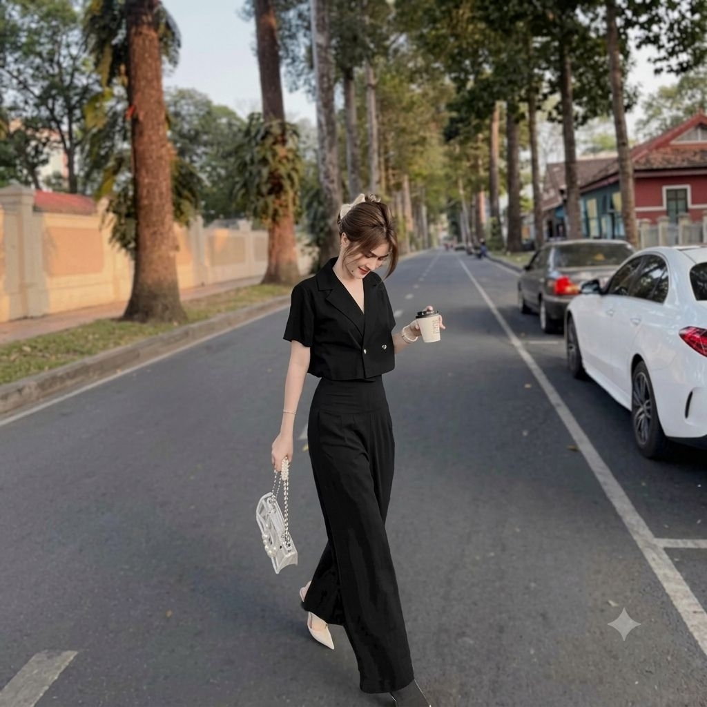 งานเข้าใหม่ ** สินค้าพร้อมส่ง ** เป็นงานกระดุมหลังเนื้อผ้าครัชจ้า