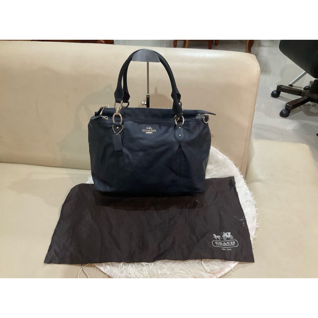 กระเป๋า coach หนังสีดำ แท้มือสอง