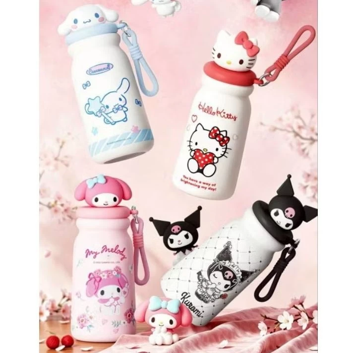 กระติกน้ำเก็บอุณหภูมิ Sanrio สินค้าลิขสิทธิ์แท้💯💯💯 แบบฝาเกลียว มีหลอดดูด ขนาดความจุ 440 ml มี 4 ลาย ราคา 429 บาท