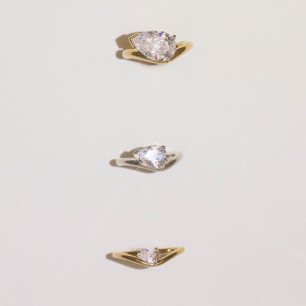 Valichain - Petite Gem Pear Ring