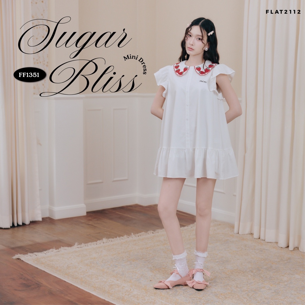 FLAT2112 : SUGAR BLISS MINI DRESS เดรสสั้นสีขาวดีไซน์เรียบหรู ตกแต่งปกคอบัวปักลายสตรอว์เบอร์รี เดรสลูกคุณหนู  (FF1351)