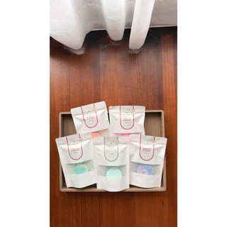 Holy Fizz Shower Steamer | ไอเทมหอมใช้ตอนอาบน้ำฝักบัว เปลี่ยนมู้ดในการอาบน้ำให้พิเศษขึ้น ใช้ง่าย ไม่ต้องมีอ่างอาบน้ำ
