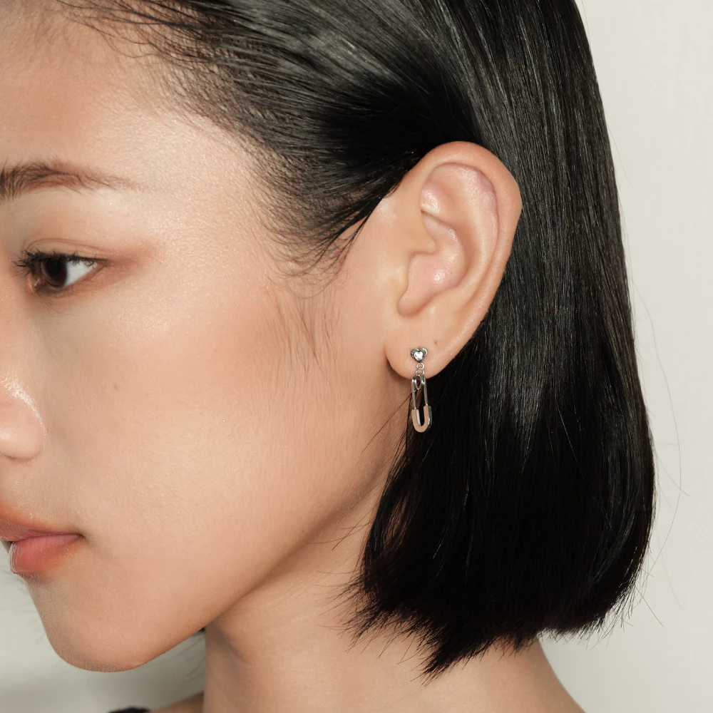 Bemet safety heart earring stud ต่างหูแป้นสแตนเลส