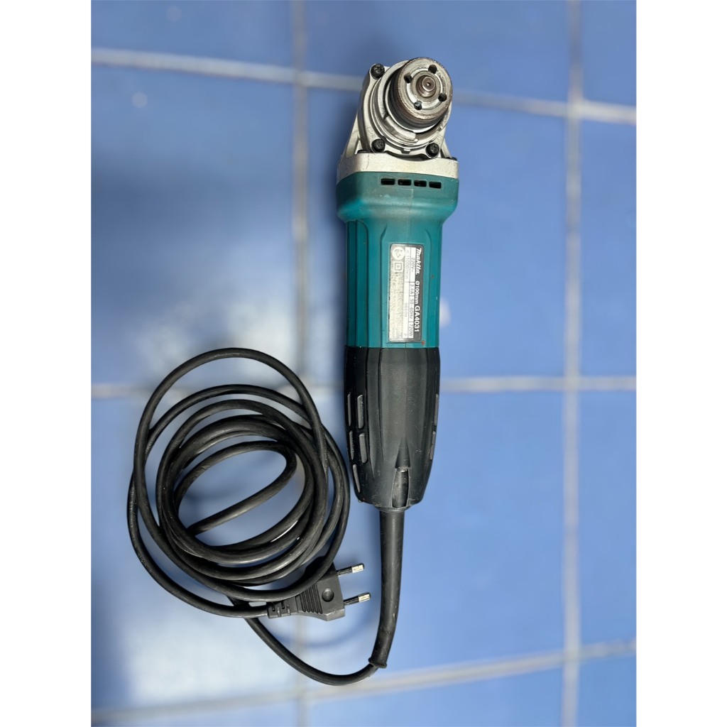 เครื่องเจียร์ Makita รุ่น GA4031***