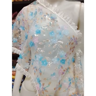 ชุดไทยสไบดอกไม้ลอย. สไบตาข่ายปักดอกไม้ สวยหวานละมุนมากค่ะ( ไม่รวมเครื่องประดับ)