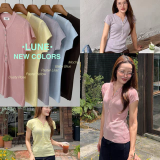 Apparel story - Lune Knit Top (ลูน) เสื้อไหมพรมทอบางดีเทลคอกระดุม