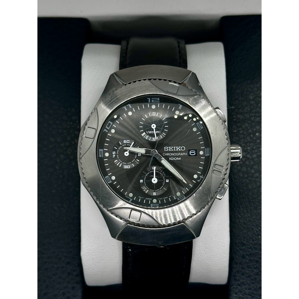 SEIKO CHRONOGRAPH 100M รหัสเครื่อง 7T92 สายหนังดำ สปอร์ตดุดัน แท้ 100%