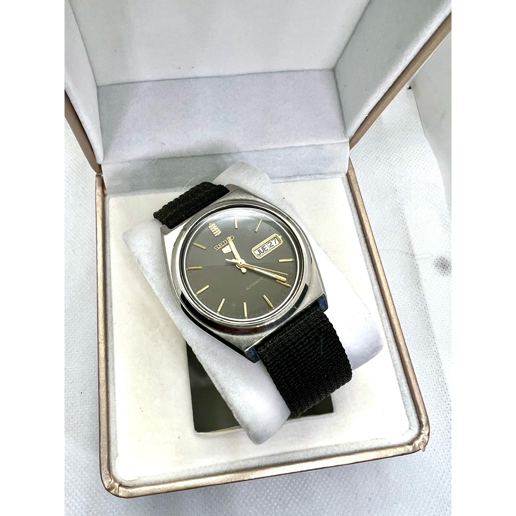 นาฬิกา Seiko 5​ Automatic กลไกลระบบเครื่อง 7009หน้า​ปัดสีดำ(รับประกัน3เดือน)