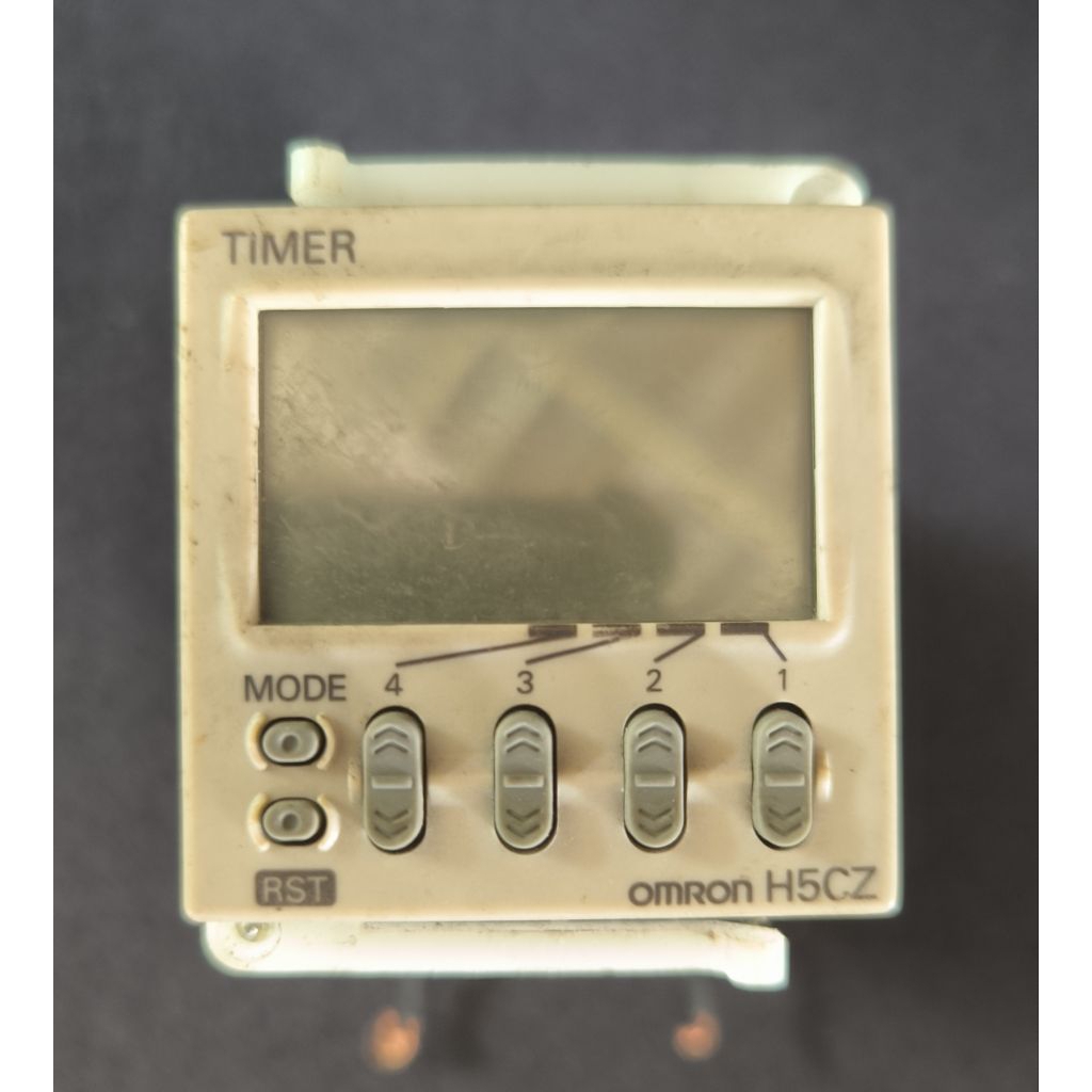 Timer มือ2  H5CZ-L8E (220V)  Omron