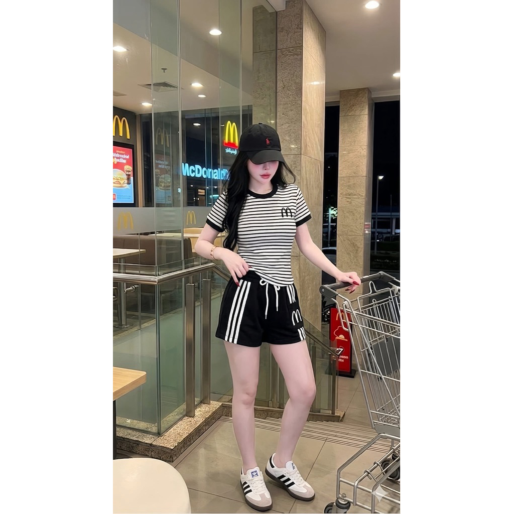 👗พร้อมส่ง👗ชุดเซ็ท2ชิ้น เสื้อลายตัวM กางเกงขาสั้นสีดำ