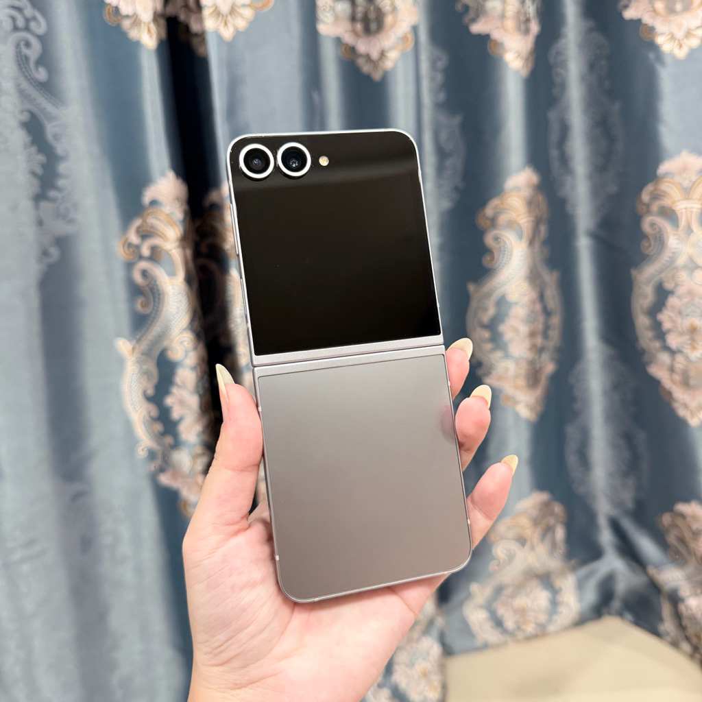 Samsung Galaxy Z Flip6 512gb มือสอง #9158