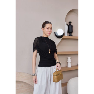 LAYER TOP เสื้อผ้าตาข่ายดีเทลเลเยอร์แน่นๆ ผ้าดีมีซับใน คัตติ้งเนี๊ยบพร้อมซิปหลัง แมทช์กับกางเกงทรงไหนก็รอด