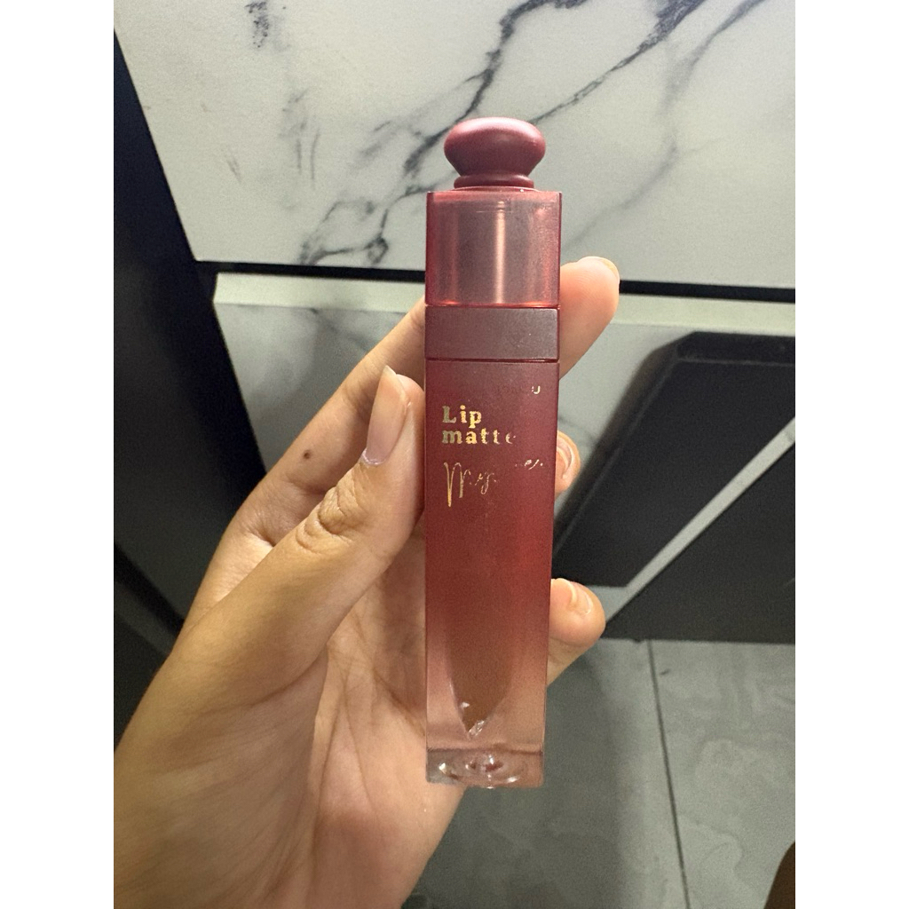 ปล่อยต่อลิป jolie u เบอร์ 15,09 ใช้ไม่ถึง 20% ของแท้สั่งจากตะกร้าบริษัท ทักมาขอดูได้ค่ะ
