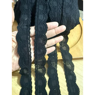 ลูกไม้เส้นเนื้อคอตตอล สีขาวออฟ /ดำ/ชมพู กว้าง 3เซน ยาว 15หลา ราคา150บาท