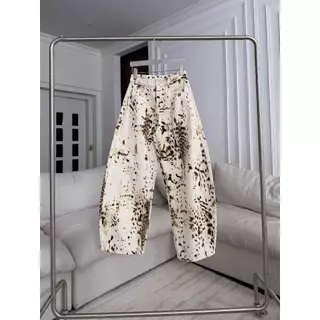 PTJ30339 Snow Leopard Denim Jeans PROMTHONG