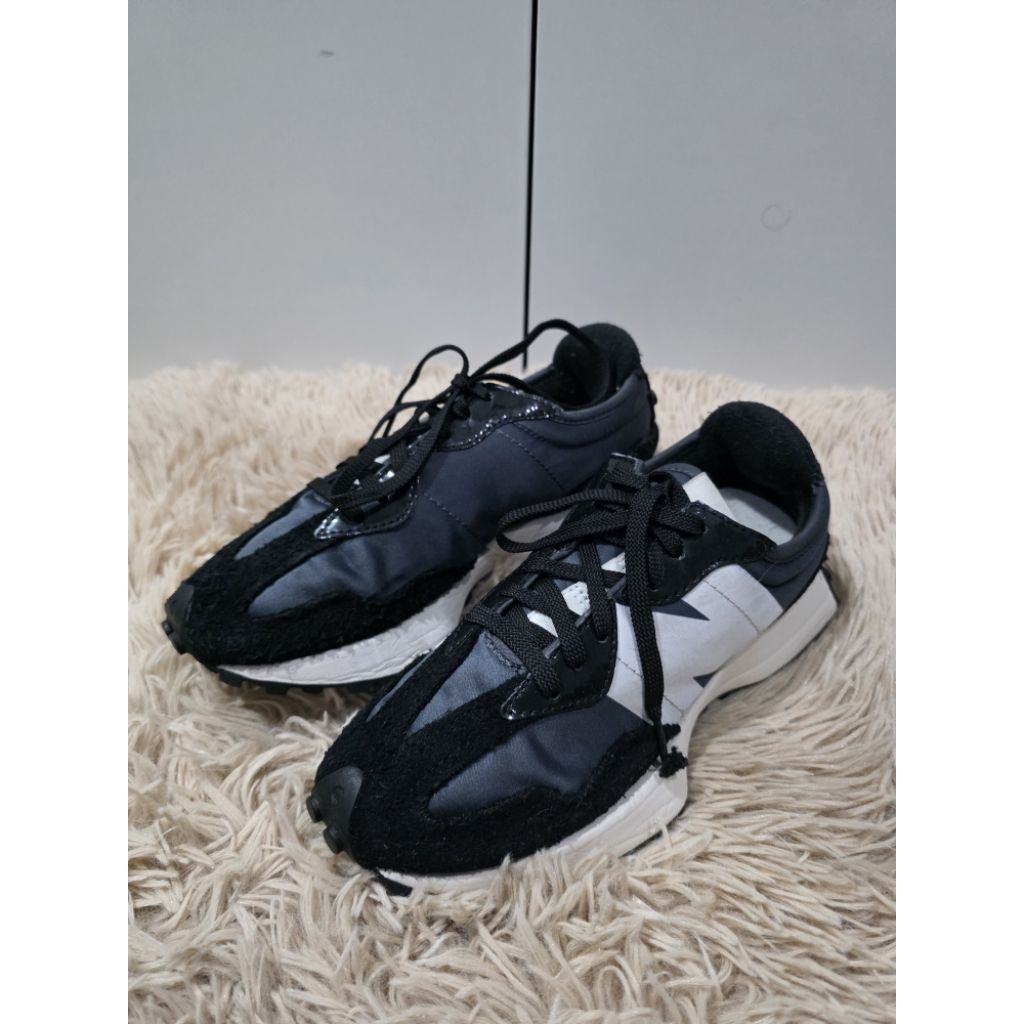 New Balance x Casablanca 327 Black White ไซส์ 37.5 / 23.5 ซม. ของแท้ มือสอง
