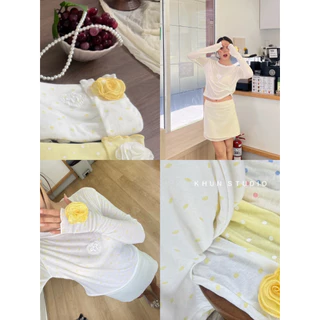 เสื้อแขนยาวแต่งดอกคามิเลีย เสื้อแขนยาวแต่งดอกไม้ที่แขน งานน่ารัก สีพื้น ลายจุด ผ้ายืด KHUN. (K048)