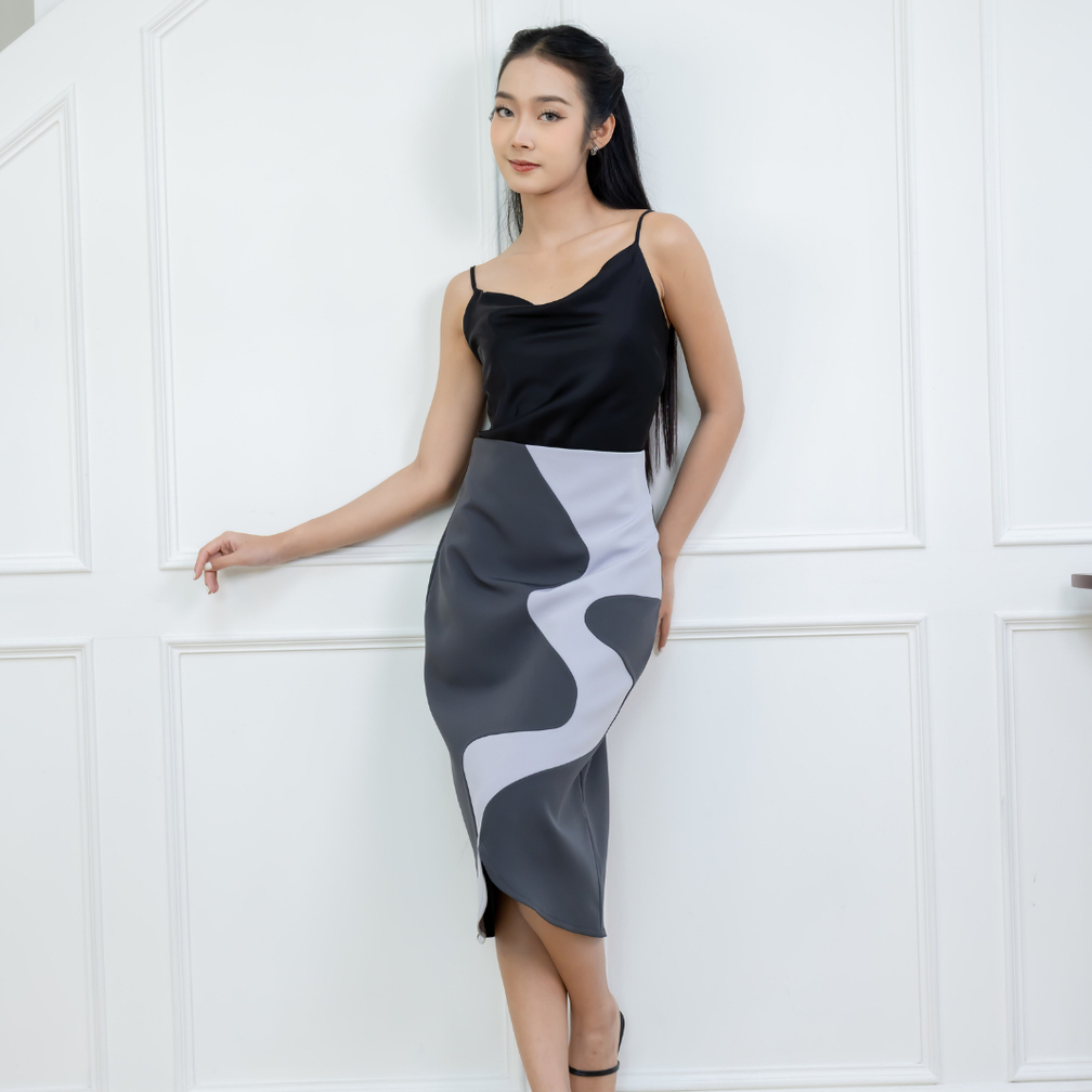 Onyva CAIRO Skirt - กระโปรงทรงสอบลายกราฟิก ดีไซน์ทันสมัย เสริมลุคให้ดูสง่างามและมีเอกลักษณ์ XS-XXL