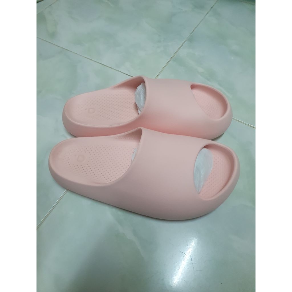 รองเท้าแตะ POSEE สีชมพูอ่อน size [42-43]